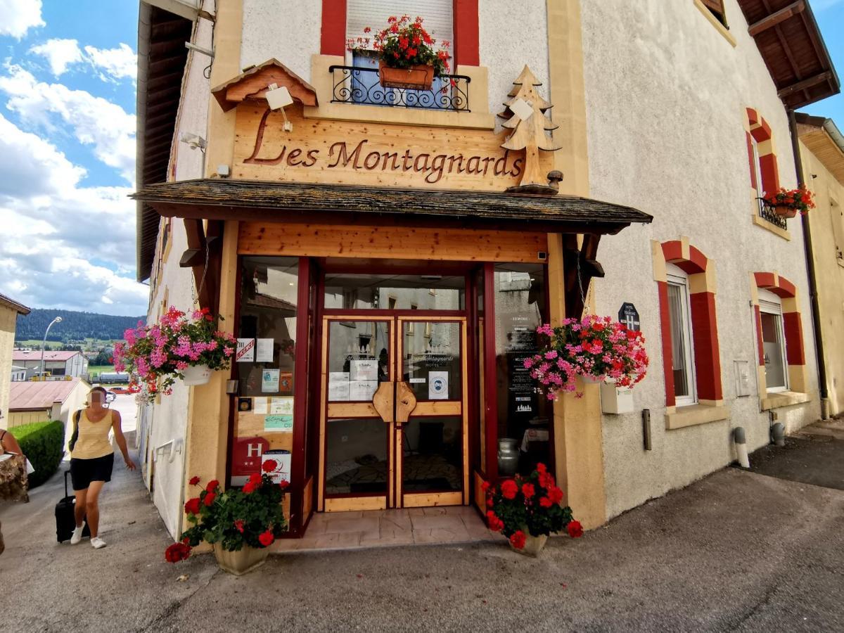 Hotel Les Montagnards Morteau Buitenkant foto